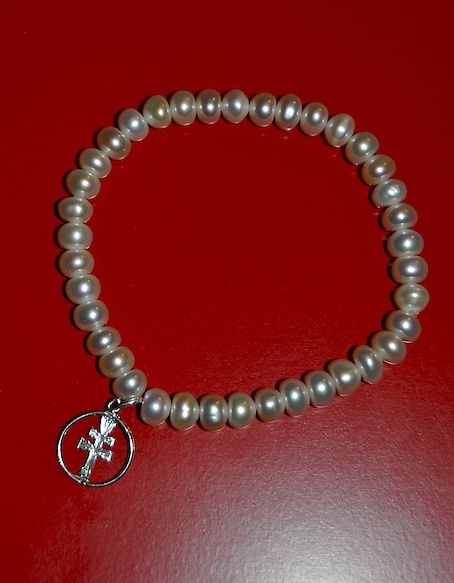 BRACELET CARAVACA SILVER CROSS AND NATURAL PEARL RIVER 