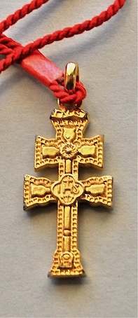 CROSS OF CARAVACA METAL DUPLEX TO RELIEVE THE RED CORD TO HANG 