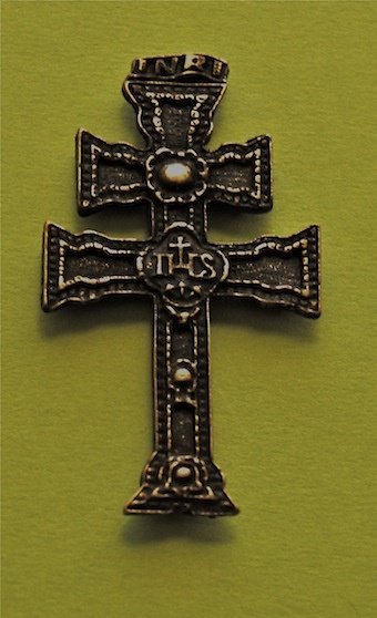 CROSS OF CARAVACA PASTE ON MAGNET FOR METAL SUBSTRATES 