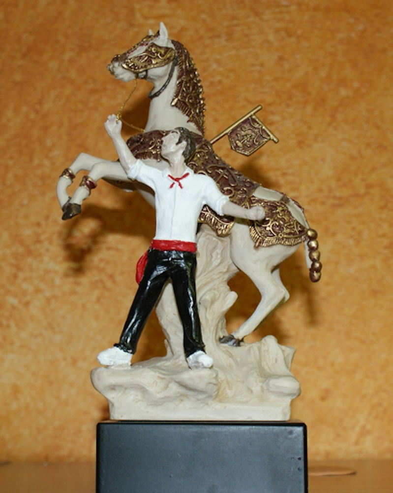 HORSE OF WINE OF CARAVACA CROSS IN SCULPTURE ENAMELLED 