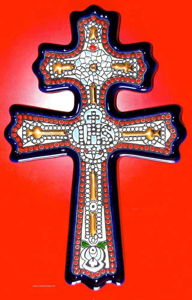 CRUZ DE CARAVACA DE CERAMICA AZUL 