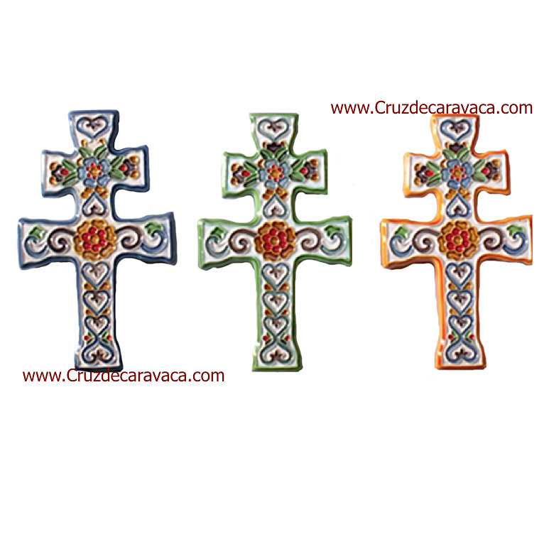 CRUZ DE CARAVACA DE CERAMICA ESMALTADA CON GANCHO PARA COLGAR EN PARED 