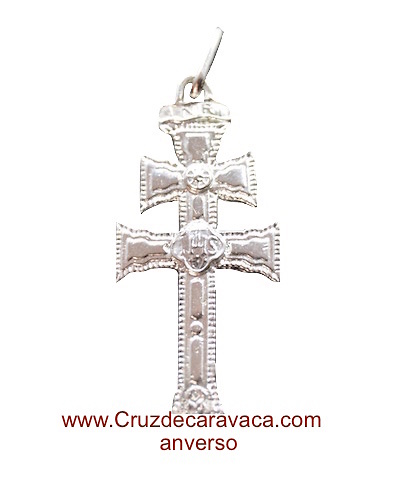 CRUZ DE CARAVACA DE PLATA CON DISTINTO DISEÑO EN CADA LADO 