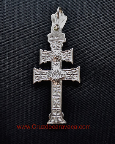 CRUZ DE CARAVACA DE PLATA DE LEY A RELIEVE A DOS CARAS 