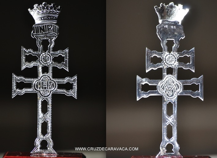 CRUZ DE CARAVACA DE PLATA DE LEY GRANDE CON CORONA 