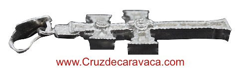 CRUZ DE CARAVACA DE PLATA GRANDE A DOS CARAS CON RELIEVE 