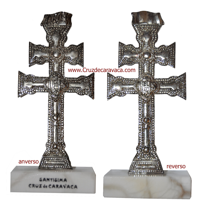 CRUZ DE CARAVACA METAL A DOS CARAS CON PEANA DE MARMOL 