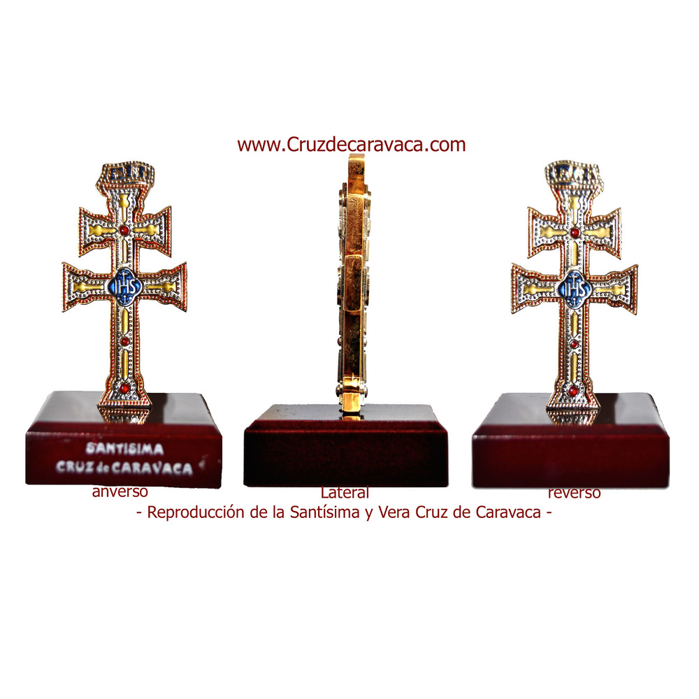 CRUZ DE CARAVACA METAL ESMALTADO A DOS CARAS CON PEANA DE MADERA 