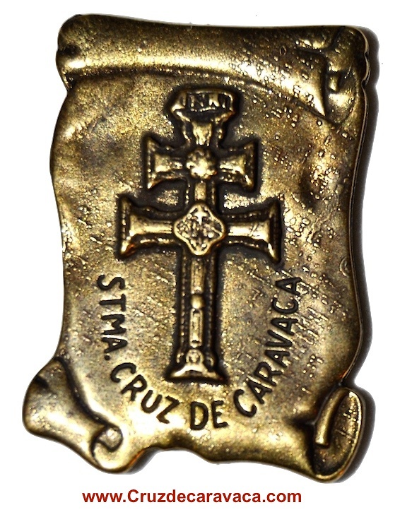 IMAN DE LA CRUZ DE CARAVACA HECHO DE METAL CON FORMA DE PERGAMINO 