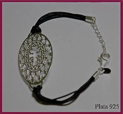 PULSERA CRUZ DE CARAVACA EN PLATA Y CORDÓN 