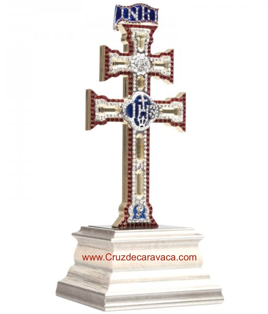 REPLICA CRUZ DE CARAVACA CON PIEDRAS SWAROVSKI SOBRE PEANA 