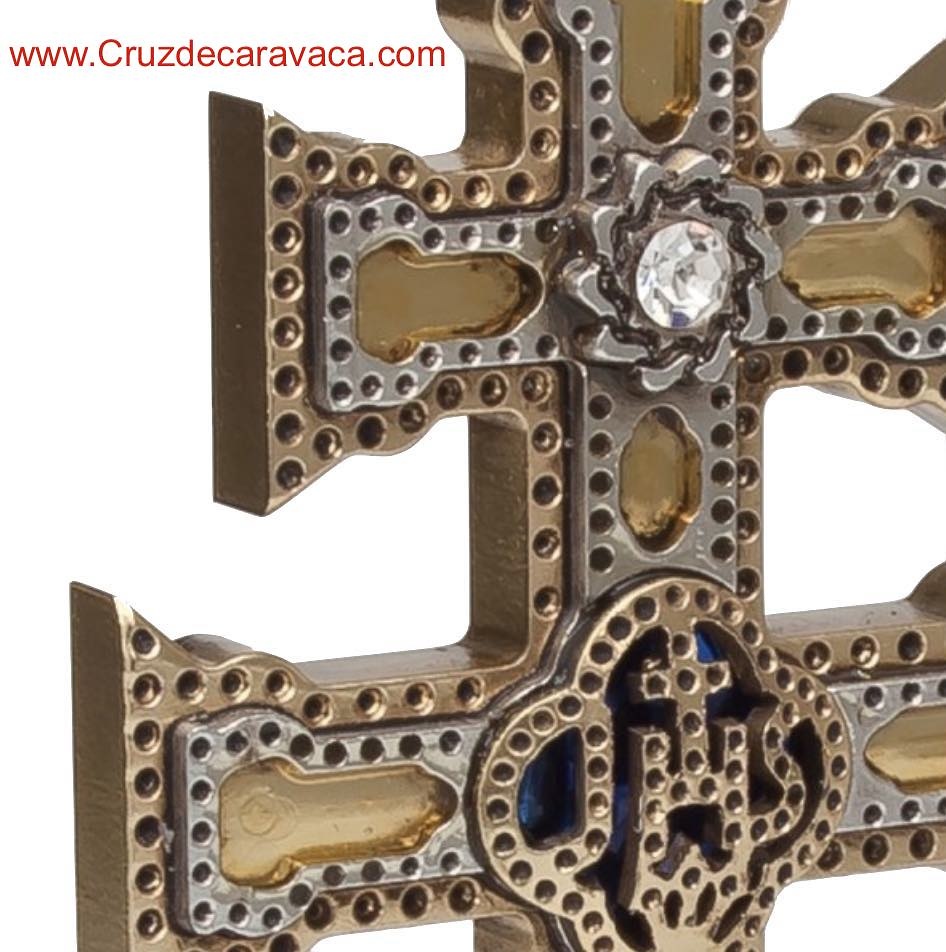 REPLICA CRUZ DE CARAVACA SOBRE PEANA CON AUTÉNTICAS PIEDRAS SWAROVSKI 