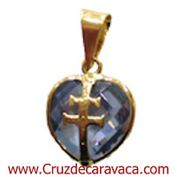 COLGANTE CRUZ DE CARAVACA EN ORO SOBRE CORAZÓN DE CRISTAL TALLADO AZUL GRANDE