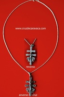 CONJUNTO EN PLATA DE CORDÓN Y CRUZ DE CARAVACA  