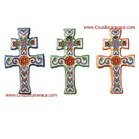 CRUZ DE CARAVACA DE CERAMICA ESMALTADA CON GANCHO PARA COLGAR EN PARED