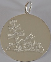 MEDALLA CRUZ DE CARAVACA Y SU BASÍLICA CASTILLO GRABADA A RELIEVE