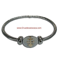 PULSERA CRUZ DE CARAVACA CORDÓN ACERO Y ORO PARA MUJER